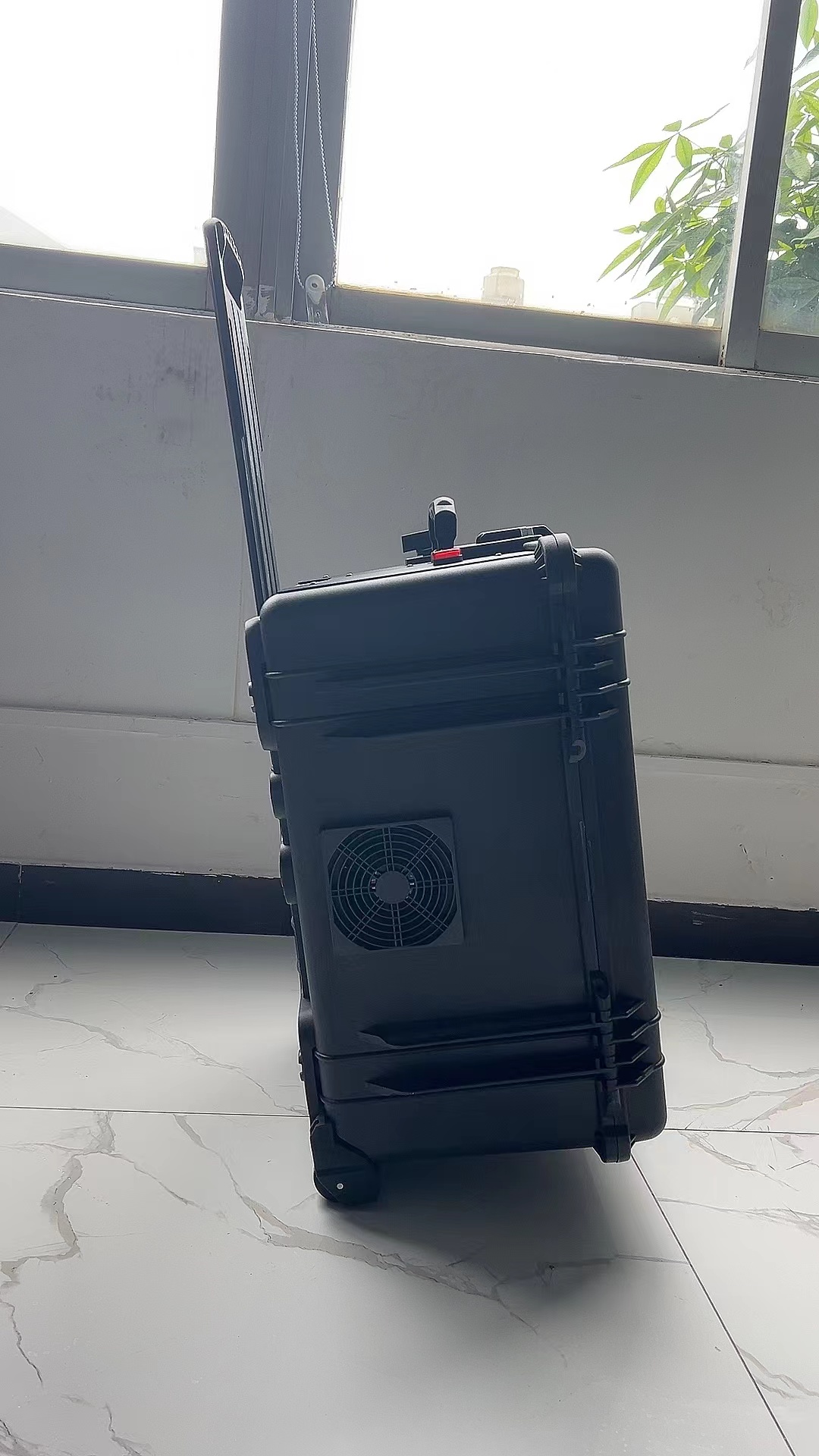 勐海手拉箱型移动通信干扰器